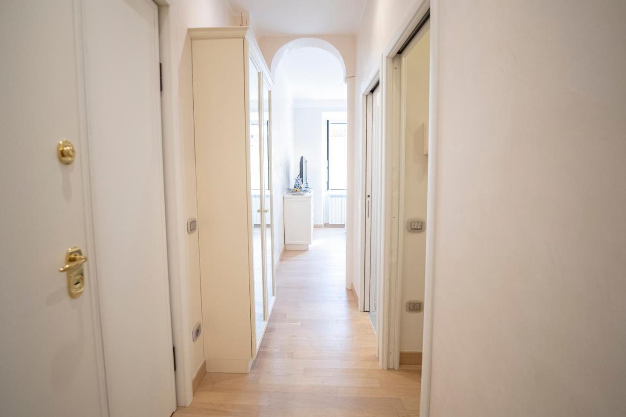 Noliday Suite Riviera Luxury Sea Flat Exterior photo